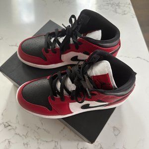 Air Jordan 1 MID (GS)